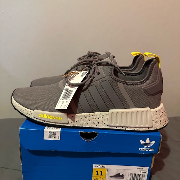 adidas gazelle silver green womens Adidas NMD R1 "White Trace Grey" Size 13  SOLED OUT JERSEY CITY